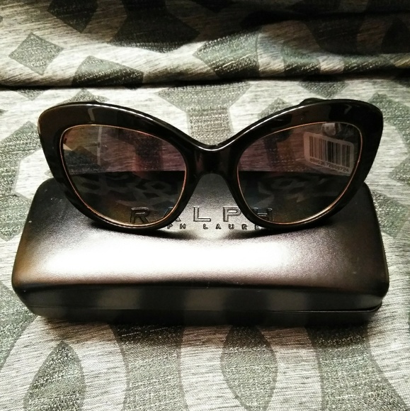 🛑 SOLD 🛑Ralph Lauren Sunglasses 🕶️ - Picture 2 of 6
